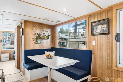 2401 N Northlake Way, Seattle, WA 98103 - Photo 3