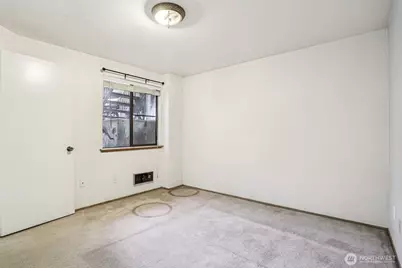 12044 96th Avenue NE #213, Kirkland, WA 98034 - Photo 7