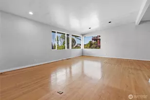 223 W Kinnear Pl, Seattle, WA 98119 - Photo 11