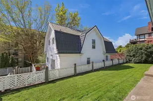 223 W Kinnear Pl, Seattle, WA 98119 - Photo 25
