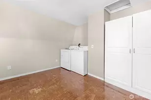 924 3rd Ave W, Seattle, WA 98119 - Photo 9