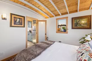 1080 W Ewing Pl, Seattle, WA 98119 - Photo 15