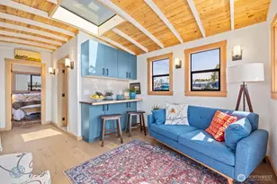 1080 W Ewing Pl, Seattle, WA 98119 - Photo 7