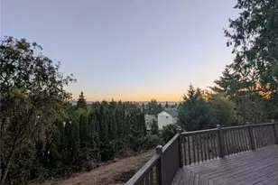 1306 Mt Brynion St, Kelso, WA 98626 - Photo 29