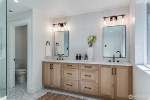 10661 Forbes Creek Dr, Kirkland, WA 98033 - Photo 23