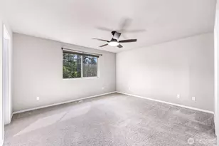 930 Cove View Cir, Oak Harbor, WA 98277 - Photo 17