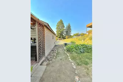 825 2nd Avenue N, Okanogan, WA 98840 - Photo 3