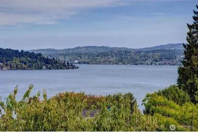 9804 63rd Avenue S, Seattle, WA 98118 - Photo 1