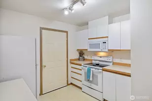 22118 41st Pl S, Kent, WA 98032 - Photo 9