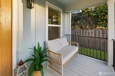 6344 37th Avenue SW, Seattle, WA 98126 - Photo 3