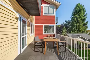 2400 E Howell St, Seattle, WA 98122 - Photo 19