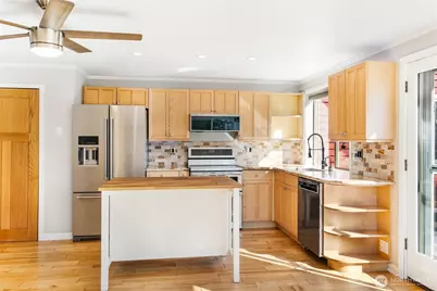 2400 E Howell Street #G, Seattle, WA 98122 - Photo 9