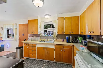 18328 Ashworth Avenue N, Shoreline, WA 98133 - Photo 23