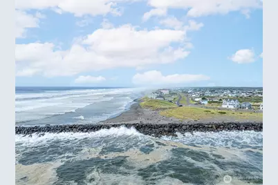470 W Wind Street, Ocean Shores, WA 98569 - Photo 3