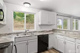 5151 E Pickering Rd, Shelton, WA 98584 - Photo 11