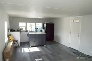 1320 N Oak Harbor St, Oak Harbor, WA 98277 - Photo 5