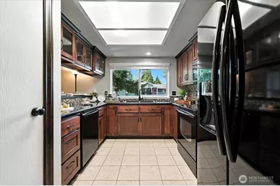 8407 18th Avenue W #11-201, Everett, WA 98204 - Photo 9