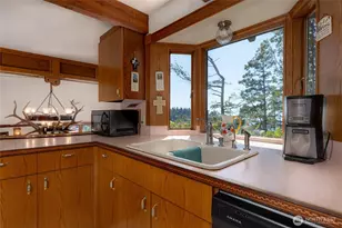 4385 Wildwood Ln, Anacortes, WA 98221 - Photo 15