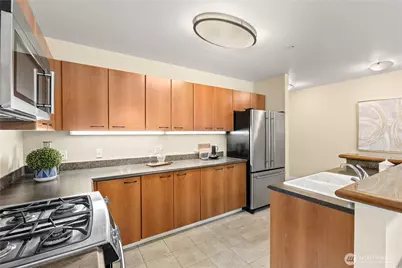 22226 6th Avenue S #201, Des Moines, WA 98198 - Photo 19