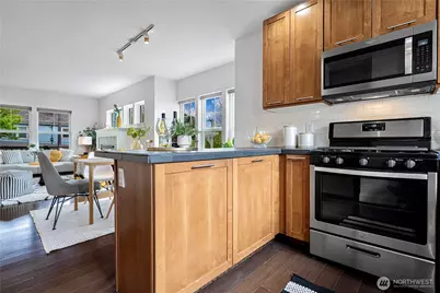 3241 SW Raymond St #1B, Seattle, WA 98126 - Photo 9