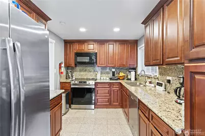 15703 SE 6th Street, Bellevue, WA 98008 - Photo 7