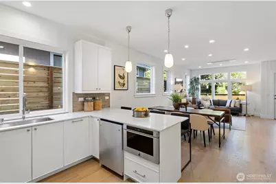 8007 25th Avenue NW, Seattle, WA 98117 - Photo 17