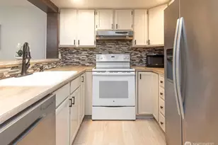 134 SW 116th St, Seattle, WA 98146 - Photo 5