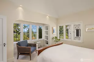 2055 E Crescent Dr, Seattle, WA 98112 - Photo 23