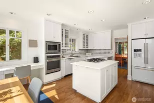 2055 E Crescent Dr, Seattle, WA 98112 - Photo 17