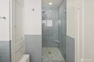 2055 E Crescent Dr, Seattle, WA 98112 - Photo 25