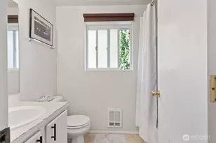 19821 Whitman Pl N, Shoreline, WA 98133 - Photo 31