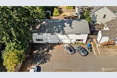 19821 Whitman Place N, Shoreline, WA 98133 - Photo 3