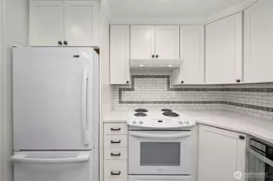 6020 N Highlands Pkwy, Tacoma, WA 98406 - Photo 3