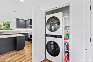 201 S State St, Bellingham, WA 98225 - Photo 23