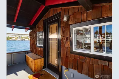 2401 N Northlake Way #L6, Seattle, WA 98103 - Photo 23