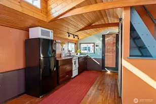 2401 N Northlake Way, Seattle, WA 98103 - Photo 9