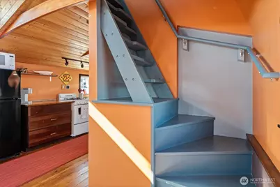 2401 N Northlake Way #L6, Seattle, WA 98103 - Photo 11