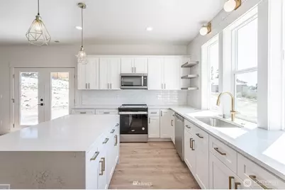 225 W Linden Avenue, Moses Lake, WA 98837 - Photo 5