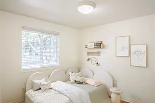 936 NE 207th Pl NE, Sammamish, WA 98074 - Photo 15