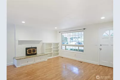 936 NE 207th Place NE, Sammamish, WA 98074 - Photo 7