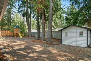 936 NE 207th Pl NE, Sammamish, WA 98074 - Photo 29