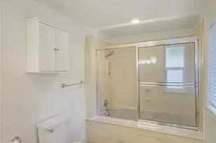 936 NE 207th Pl NE, Sammamish, WA 98074 - Photo 25