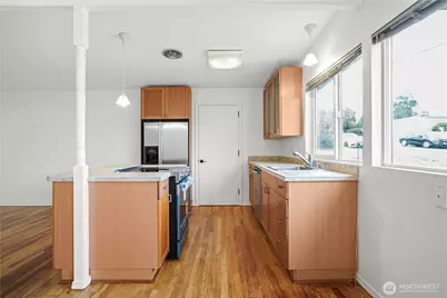 1060 149th Place SE, Bellevue, WA 98007 - Photo 5