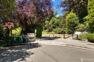 500 W Roy Street #W103, Seattle, WA 98119 - Photo 29