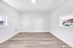 203 Grant St, Kelso, WA 98626 - Photo 7