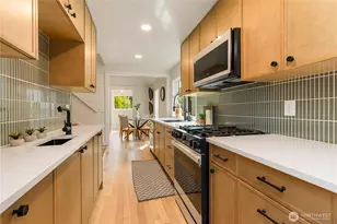 6031 McKinley Pl N, Seattle, WA 98103 - Photo 15