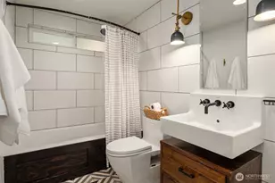 617 33rd Ave E, Seattle, WA 98112 - Photo 17