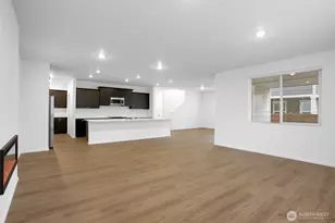 20432 Myrtle Pl E, Bonney Lake, WA 98391 - Photo 9