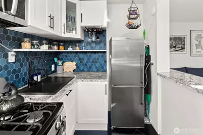 22 John Street #10, Seattle, WA 98109 - Photo 9