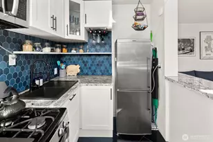 22 John St, Seattle, WA 98109 - Photo 9